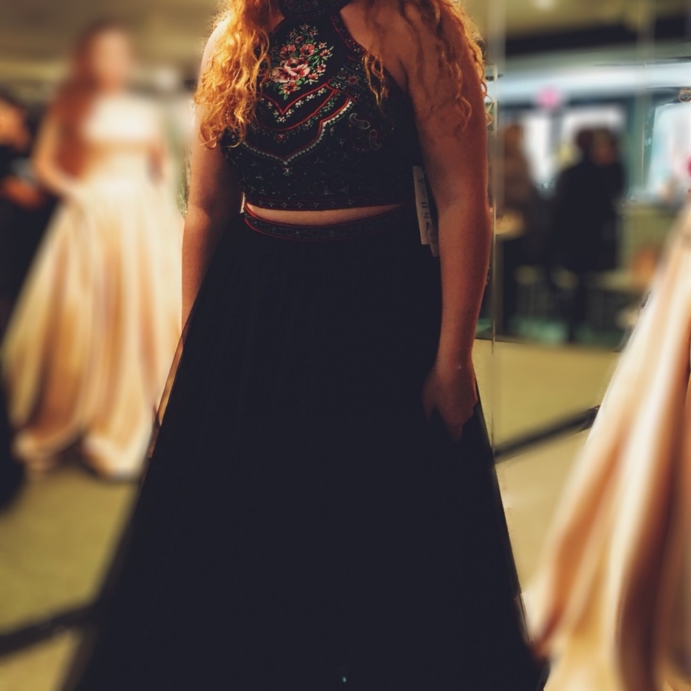 Sherri Hill Prom Dress: Size 12